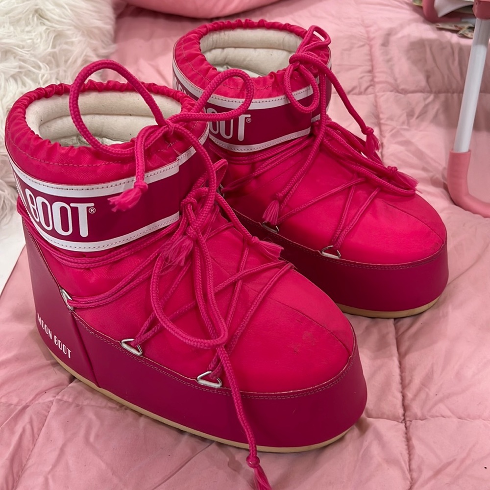 Hot pink moon boots